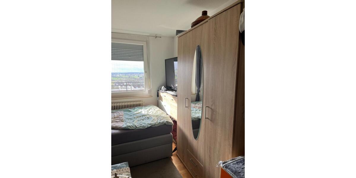 Gemütliches WG-Zimmer in Reutlingen Frei ab 15.01 4 zimmer