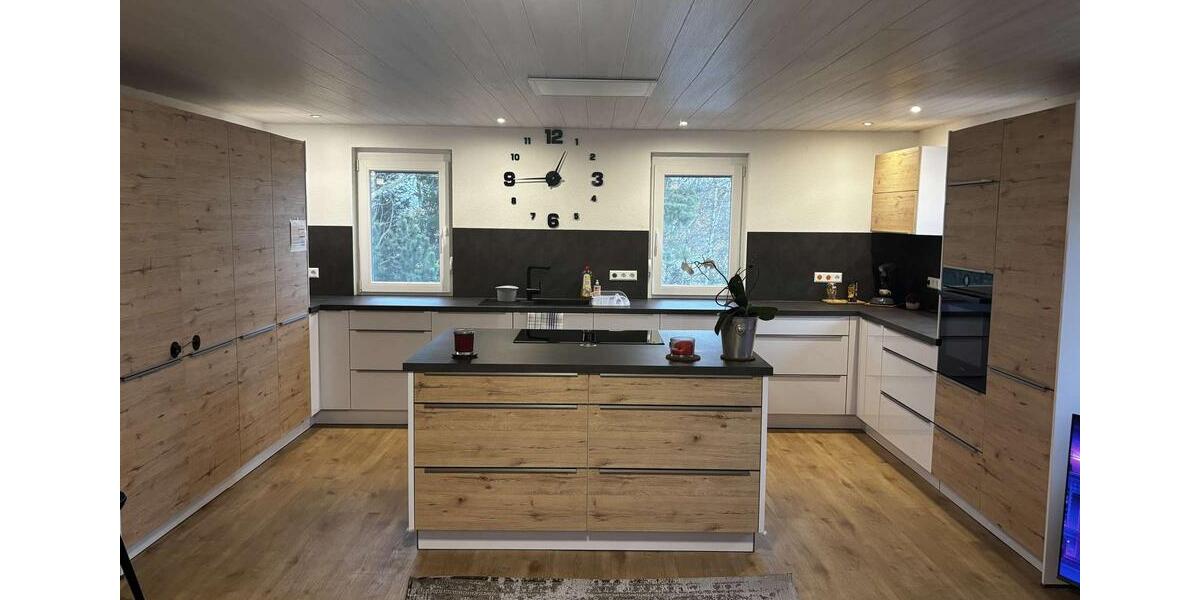 ALLEINLAGE - Helle MODERNE Wohnung 2 zimmer