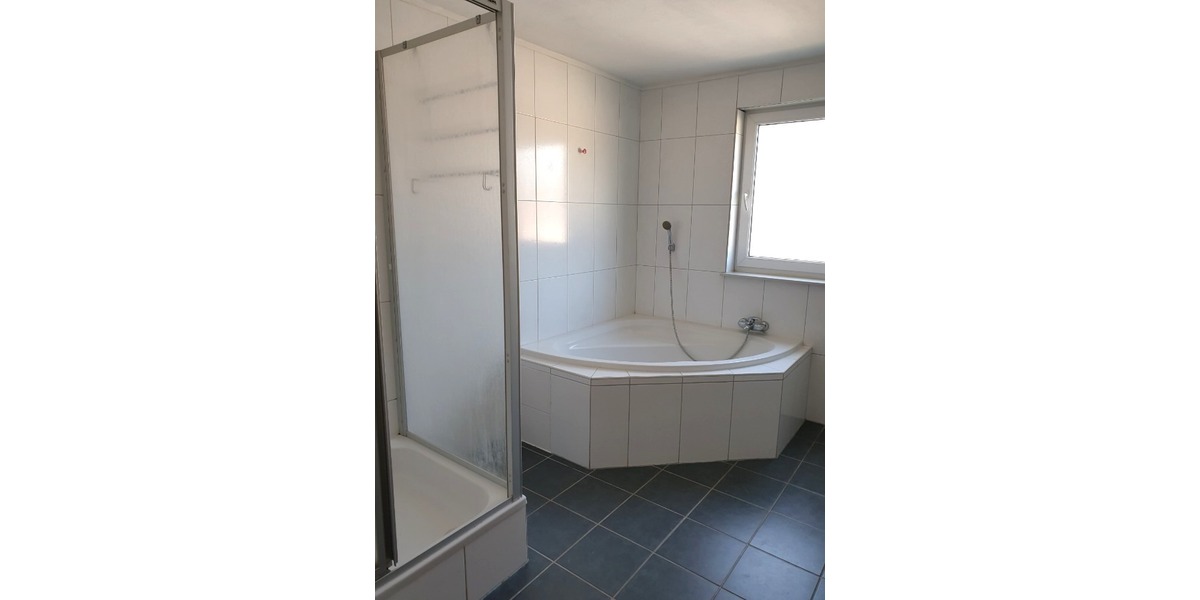 Housing approved: großes Reihenendhaus mit Stellplatz, Galerie & Terrasse über 4 Etagen zu vermieten - Reihenendhaus Queidersbach | Angebot:25181148