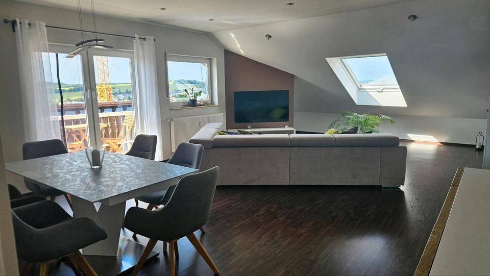 Dachgeschoßwohnung Püttlingen - 3 Zimmer, 100 m&sup2;, 850&euro; | Angebot:26034285