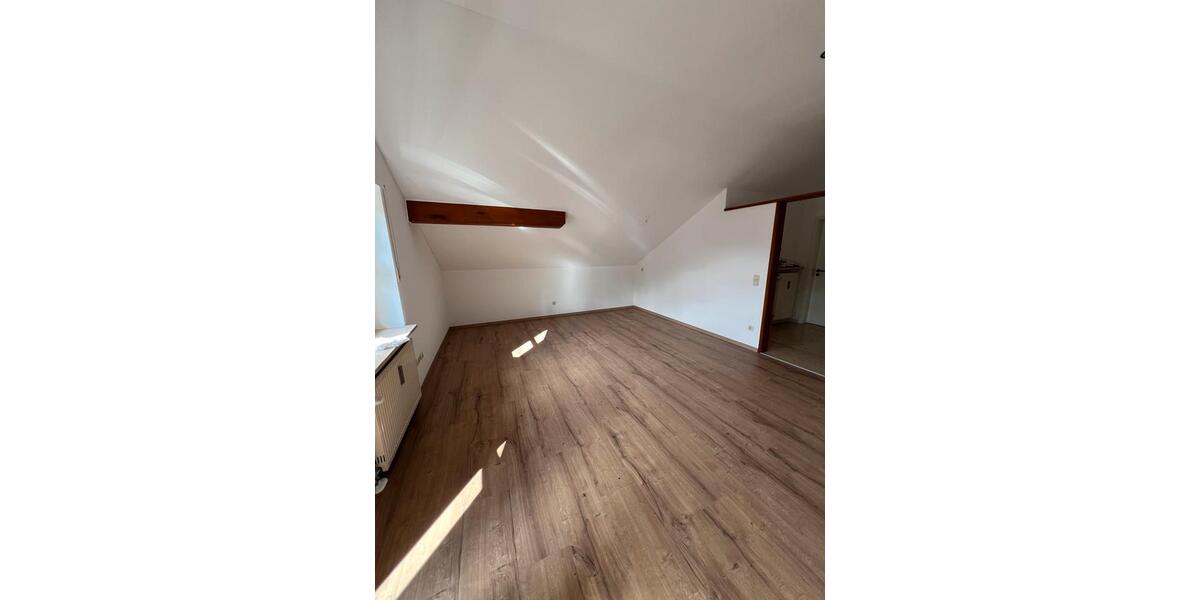 Dachgeschoßwohnung Schöllnach - 2 Zimmer, 60 m&sup2;, 600&euro; | Angebot:26465622
