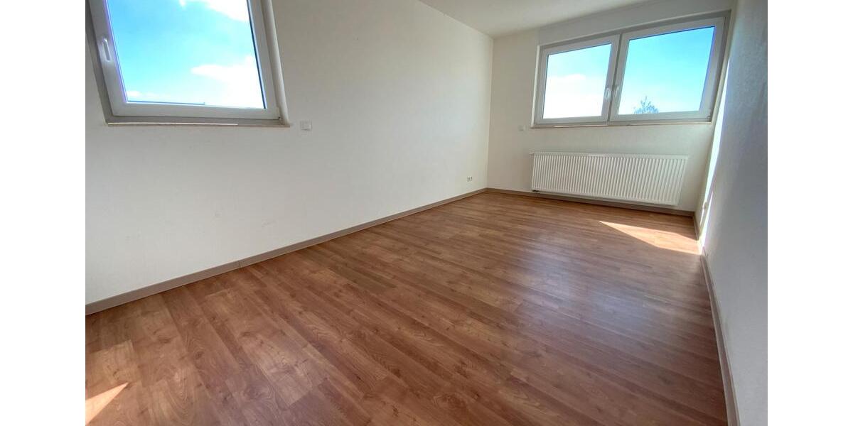 Dachgeschoßwohnung Meerbusch - 3 Zimmer, 99 m&sup2;, 1.315&euro; | Angebot:26235355