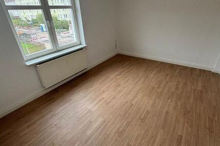 Wohnung Glauchau - 2 Zimmer, 56 m&sup2;, 330&euro; | Angebot:26283436