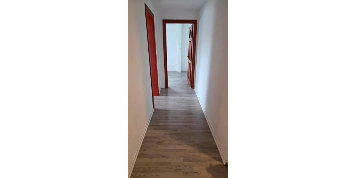 Dachgeschoßwohnung Tuttlingen - 4 Zimmer, 80 m&sup2;, 900&euro; | Angebot:26124263