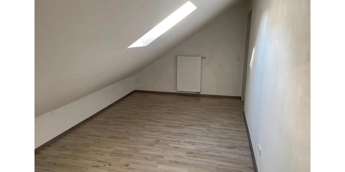 Dachgeschoßwohnung Bramsche - 2.5 Zimmer, 92 m&sup2;, 640&euro; | Angebot:26005651