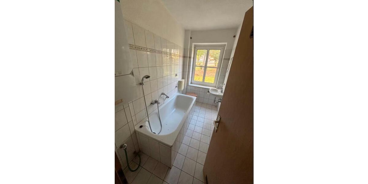 Etagenwohnung Hötensleben - 3 Zimmer, 80 m&sup2;, 200&euro; | Angebot:26033775