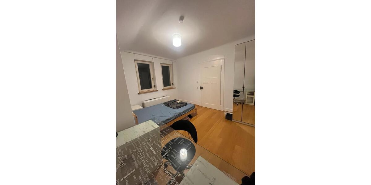Dachgeschoßwohnung Ulm - 13 Zimmer, 112 m&sup2;, 645&euro; | Angebot:25716802