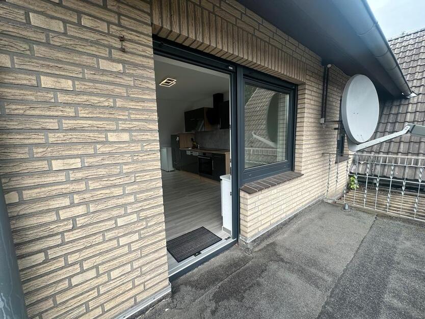2-Zimmer-Wohnung mit EBK im DG
