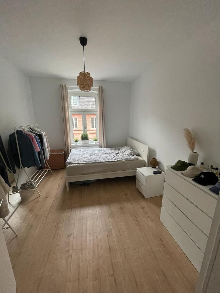 Schöne 1-Zimmer-Wohnung mit Küchenzeile zimmer