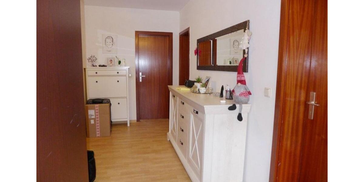 Dachgeschoßwohnung Aßlar - 3 Zimmer, 81 m&sup2;, 800&euro; | Angebot:25159550