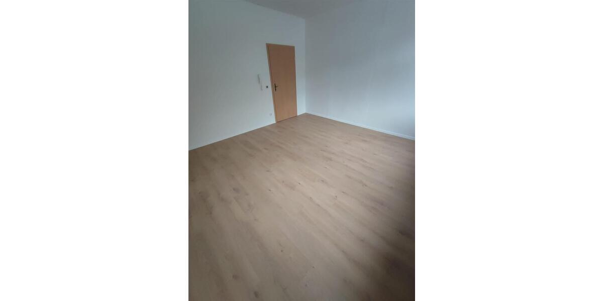 Erdgeschoßwohnung Reichenbach im Vogtland - 4 Zimmer, 86 m&sup2;, 450&euro; | Angebot:26176767