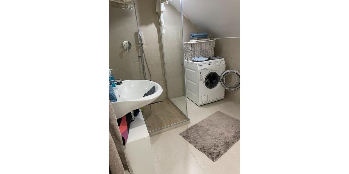 Helle 2,5 Dachgeschosswohnung nähe Reha Klinik zimmer