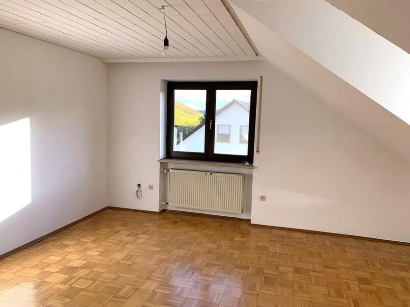 Dachgeschoss-Wohnung mit Blick auf den Main ab sofort mietbar zimmer