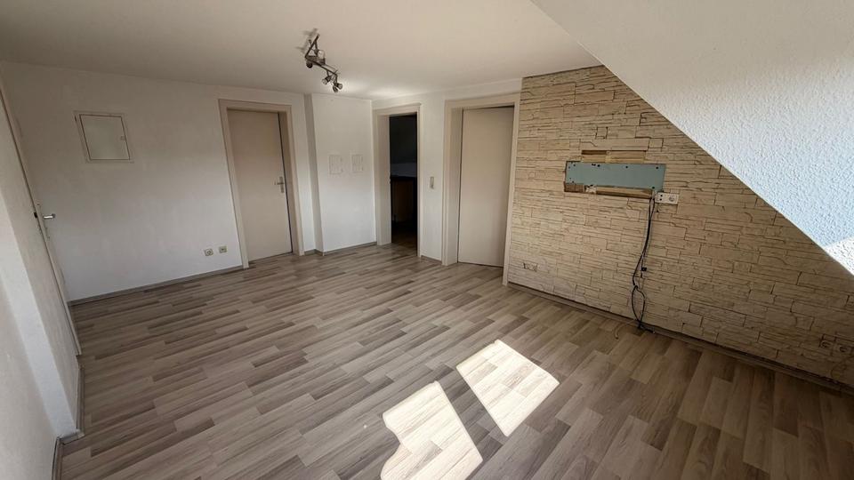 Dachgeschoßwohnung Altenkunstadt - 2 Zimmer, 50 m&sup2;, 420&euro; | Angebot:26538664