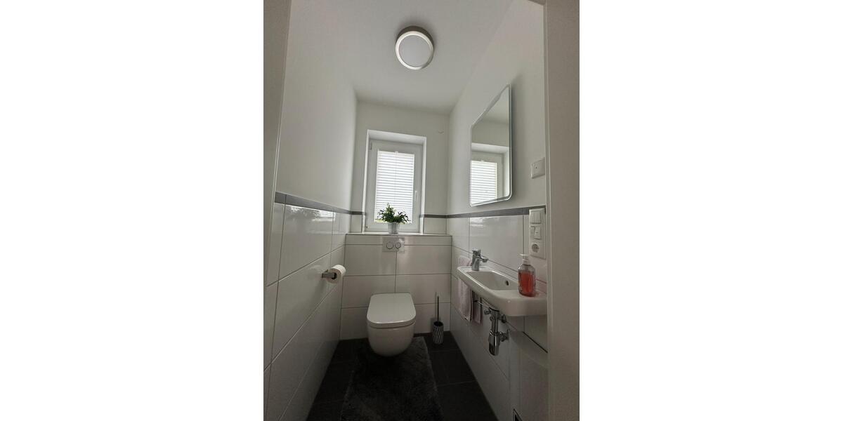 Erdgeschoßwohnung Rödental - 3 Zimmer, 86 m&sup2;, 895&euro; | Angebot:25636486