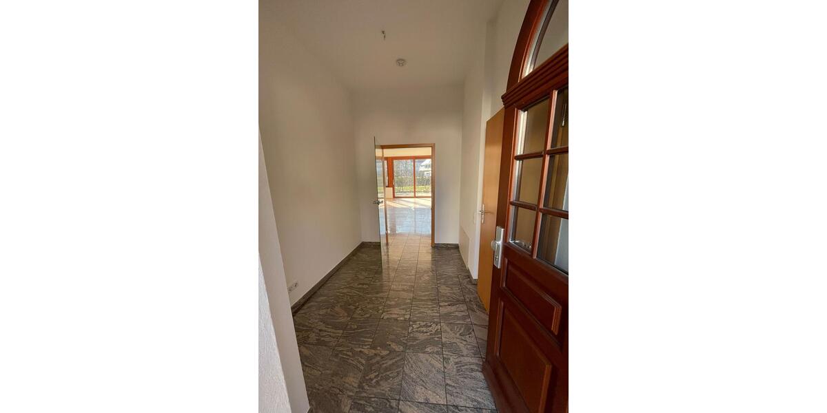 Erdgeschoßwohnung Zschopau - 2 Zimmer, 71 m&sup2;, 599&euro; | Angebot:25270640