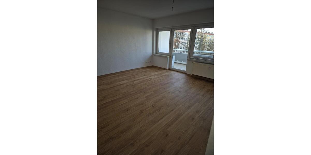 Etagenwohnung Großenhain - 3 Zimmer, 67 m&sup2;, 434&euro; | Angebot:24877913