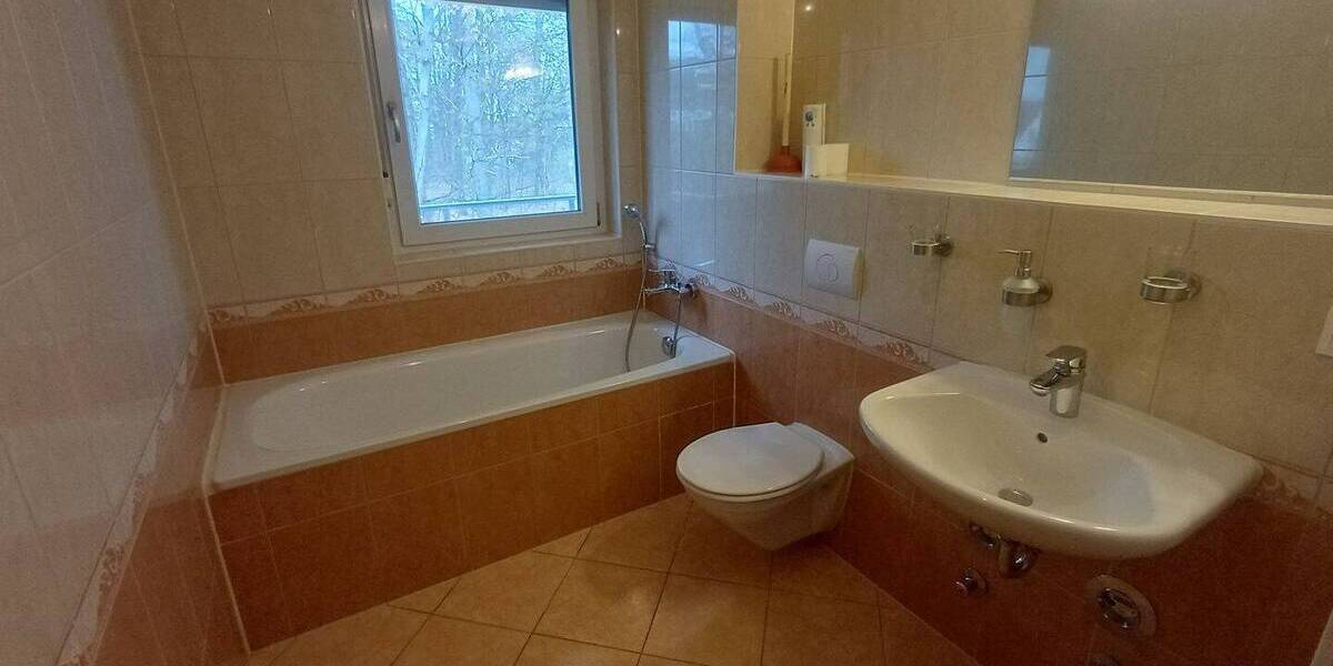 Etagenwohnung Zwickau Niederplanitz - 2 Zimmer, 63 m&sup2;, 499&euro; | Angebot:26170930