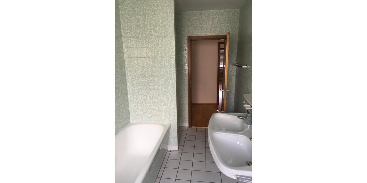 Etagenwohnung Marktheidenfeld - 3 Zimmer, 90 m&sup2;, 750&euro; | Angebot:25392078