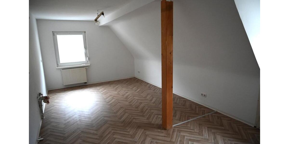 Dachgeschoßwohnung Eltmann - 3 Zimmer, 50 m&sup2;, 460&euro; | Angebot:25218977