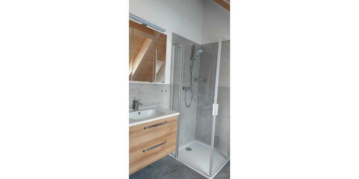 Dachgeschoßwohnung Bartholomä - 3.5 Zimmer, 100 m&sup2;, 950&euro; | Angebot:26625831