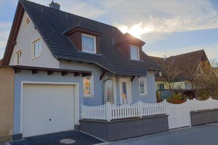 Geräumiges freistehendes Einfamilienhaus mit EBK
