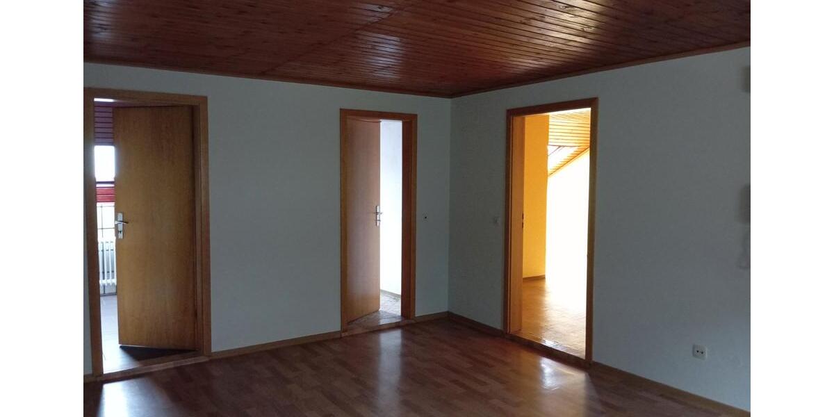 Dachgeschoßwohnung Sinsheim - 2 Zimmer, 100 m&sup2;, 680&euro; | Angebot:26567978