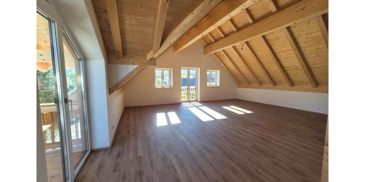 Dachgeschoßwohnung Bad Tölz - 4 Zimmer, 138 m&sup2;, 2.200&euro; | Angebot:26315210
