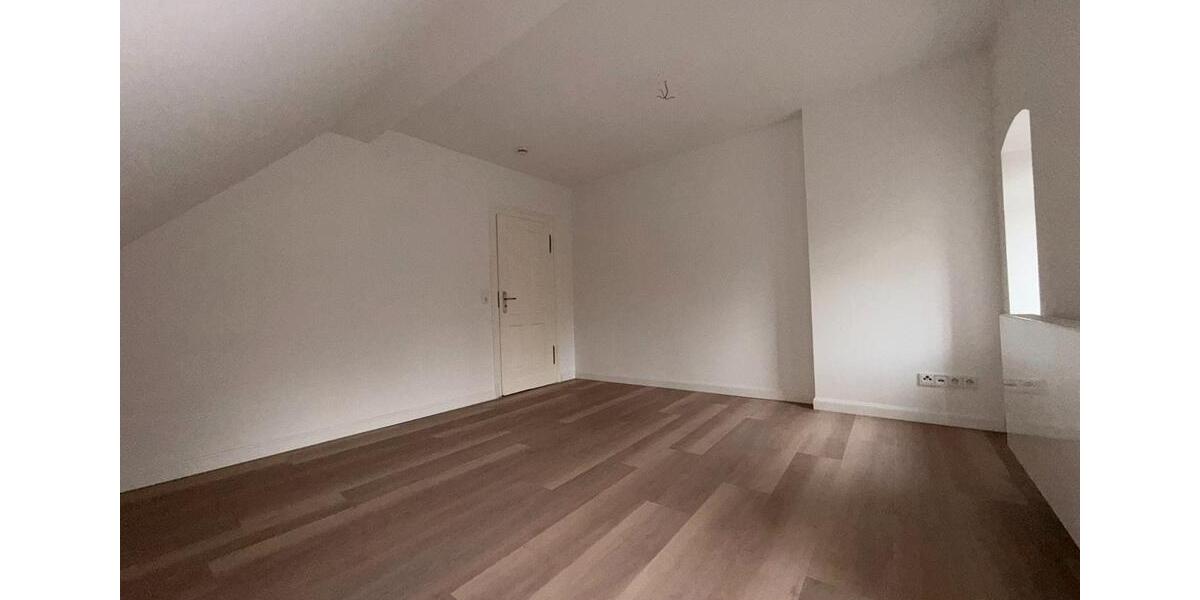 Dachgeschoßwohnung Alsdorf - 3 Zimmer, 92 m&sup2;, 830&euro; | Angebot:26131012