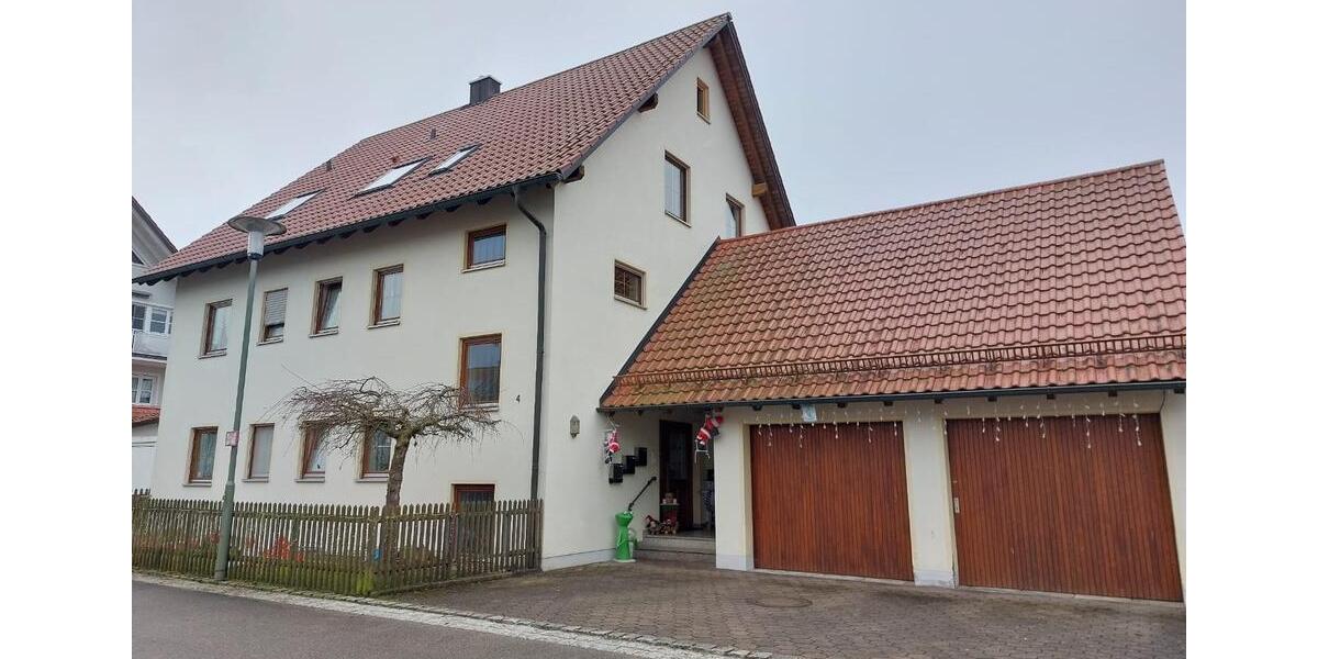 2-Zimmer-Wohnung (1. OG) in Graben mit Balkon und Garage 2 zimmer