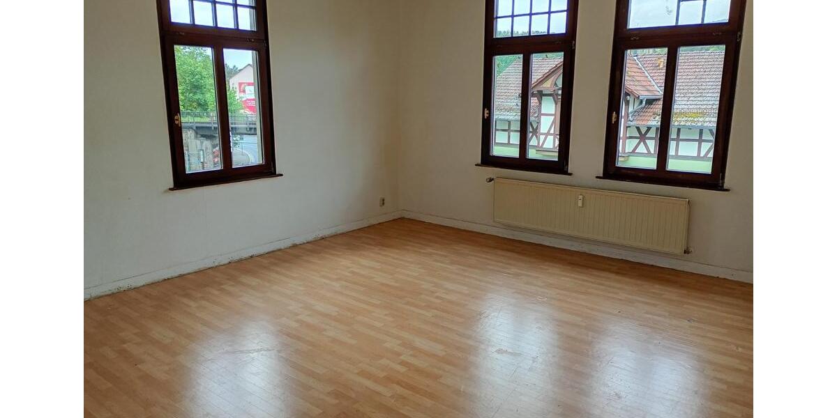 Etagenwohnung Meiningen - 3 Zimmer, 105 m&sup2;, 695&euro; | Angebot:26663868