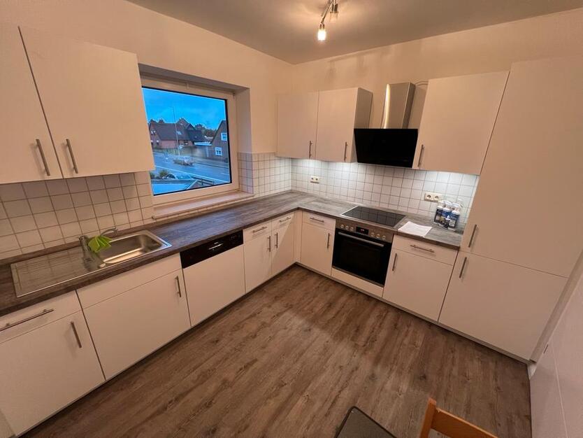 Wohnung 3 ZKB Garage großer Balkon