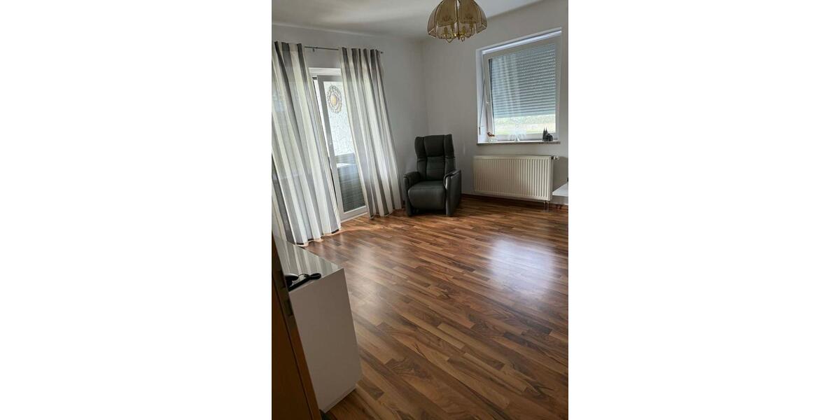 Erdgeschoßwohnung Hengersberg - 3 Zimmer, 90 m&sup2;, 680&euro; | Angebot:25460257
