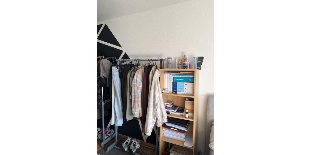 Gemütliches WG-Zimmer in Reutlingen Frei ab 15.01 4 zimmer