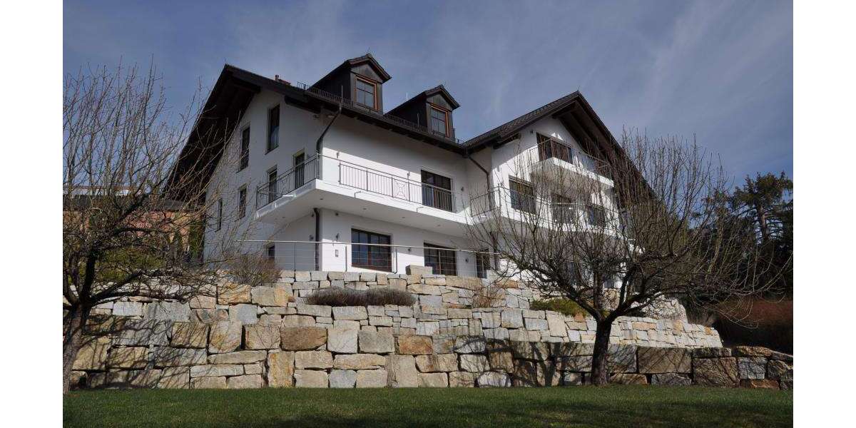 Einfamilienhaus Berg - 11 Zimmer, 515 m&sup2;, 9.900&euro; | Angebot:7309484