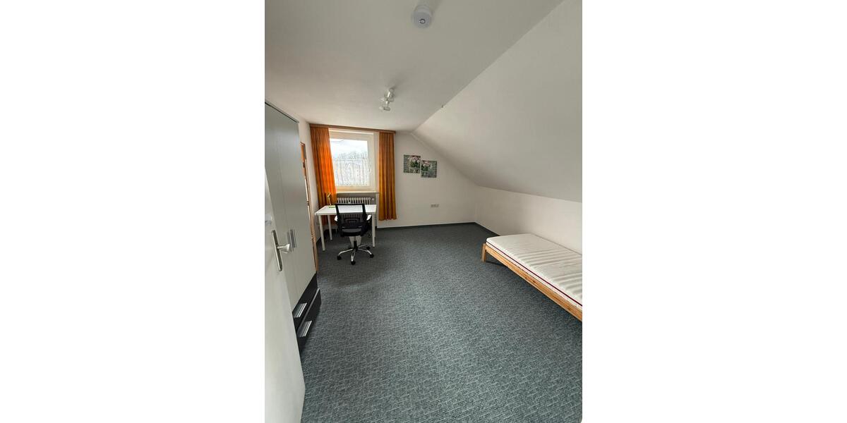 Dachgeschoßwohnung Hof Christiansreuth - 790&euro; | Angebot:26098947