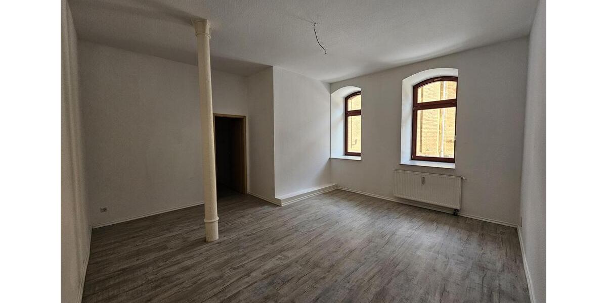 Erdgeschoßwohnung Crimmitschau - 4 Zimmer, 135 m&sup2;, 919&euro; | Angebot:24426878