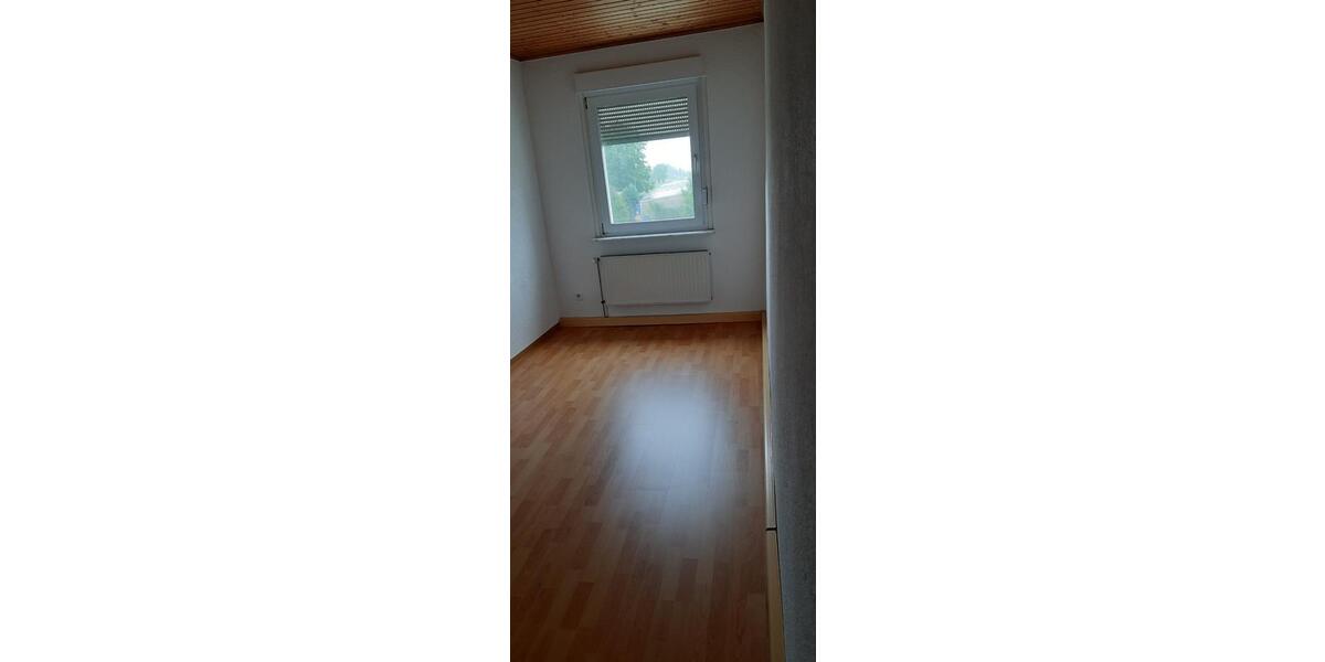 Etagenwohnung Oschatz - 4 Zimmer, 77 m&sup2;, 421&euro; | Angebot:24491605