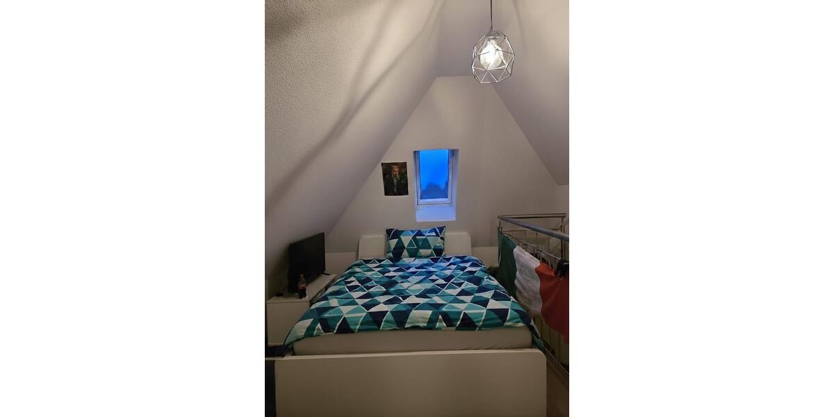 Dachgeschoßwohnung Weingarten (Baden) - 4 Zimmer, 85 m&sup2;, 990&euro; | Angebot:26566590