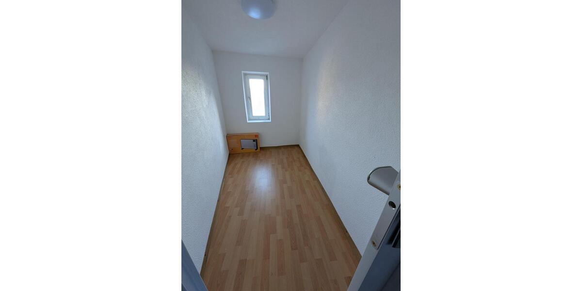 Dachgeschoßwohnung Schwaigern - 3 Zimmer, 90 m&sup2;, 750&euro; | Angebot:24428016