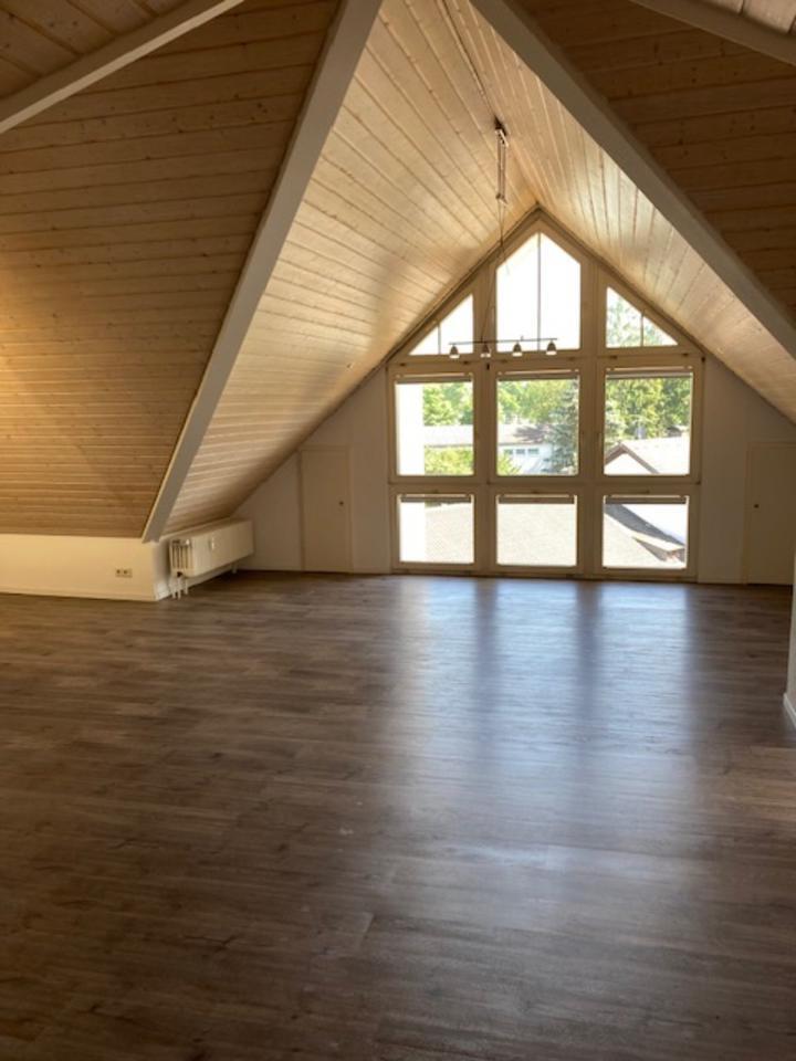 2 - Zimmer Dachgeschoß