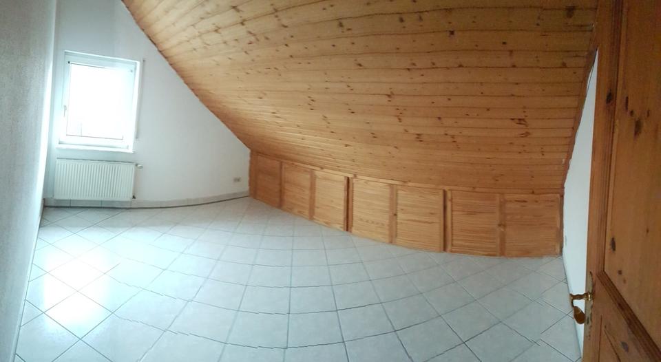 Dachgeschoßwohnung Philippsburg - 3 Zimmer, 75 m&sup2;, 650&euro; | Angebot:26251874