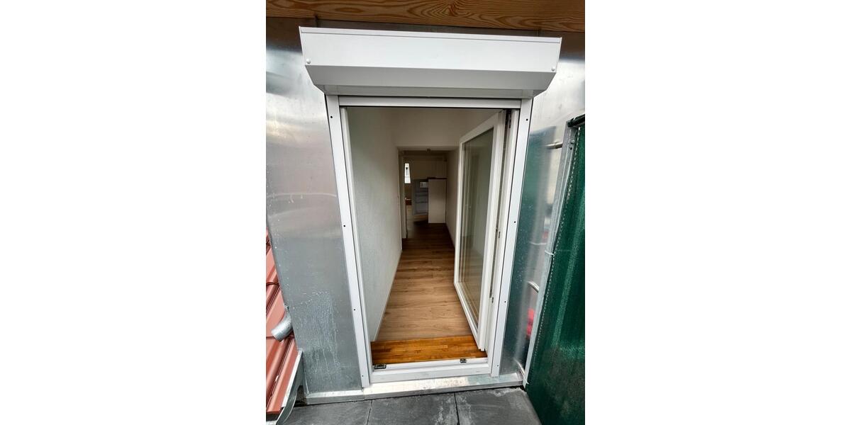 Dachgeschoßwohnung Reutlingen - 2 Zimmer, 60 m&sup2;, 1.200&euro; | Angebot:24785900