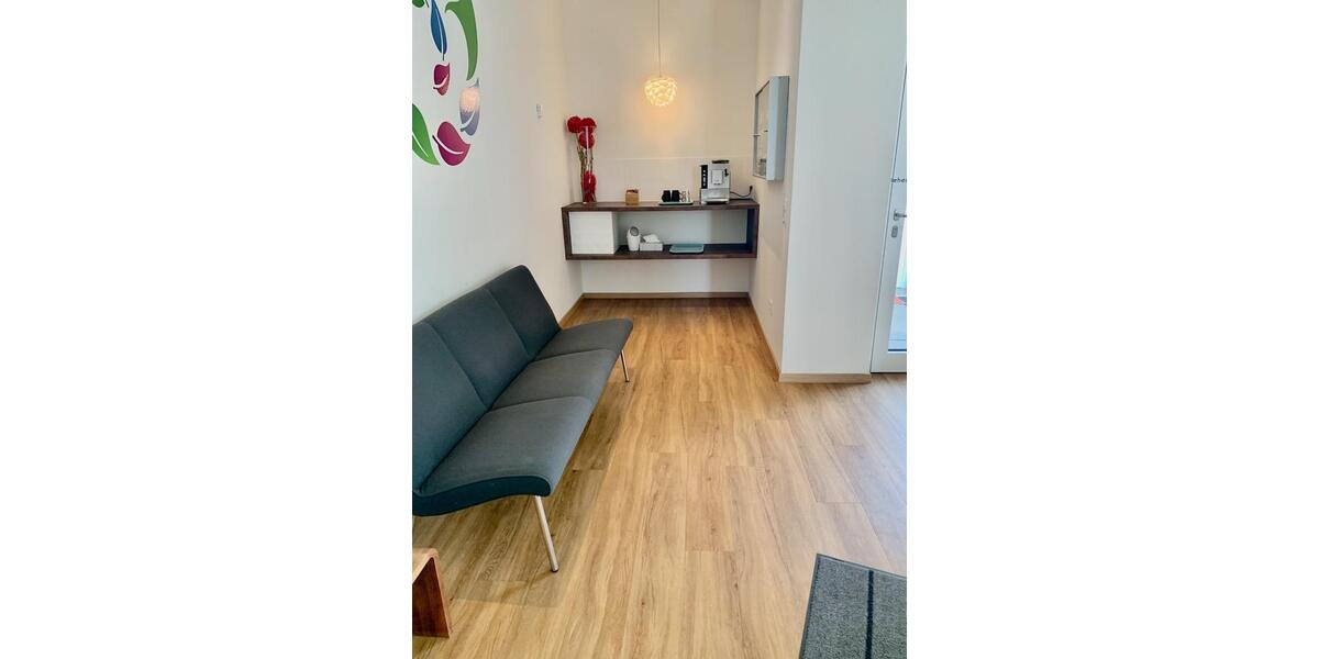 Gewerbeobjekt Neutraubling - 650&euro; | Angebot:26461331