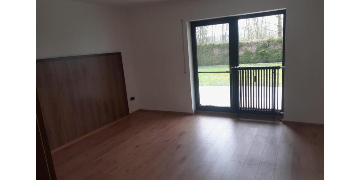 Etagenwohnung Sinzing - 2 Zimmer, 120 m&sup2;, 1.050&euro; | Angebot:24818511