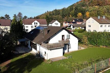 Haus Lahr (Schwarzwald) - 8 Zimmer, 220 m&sup2;, 1.990&euro; | Angebot:25363960