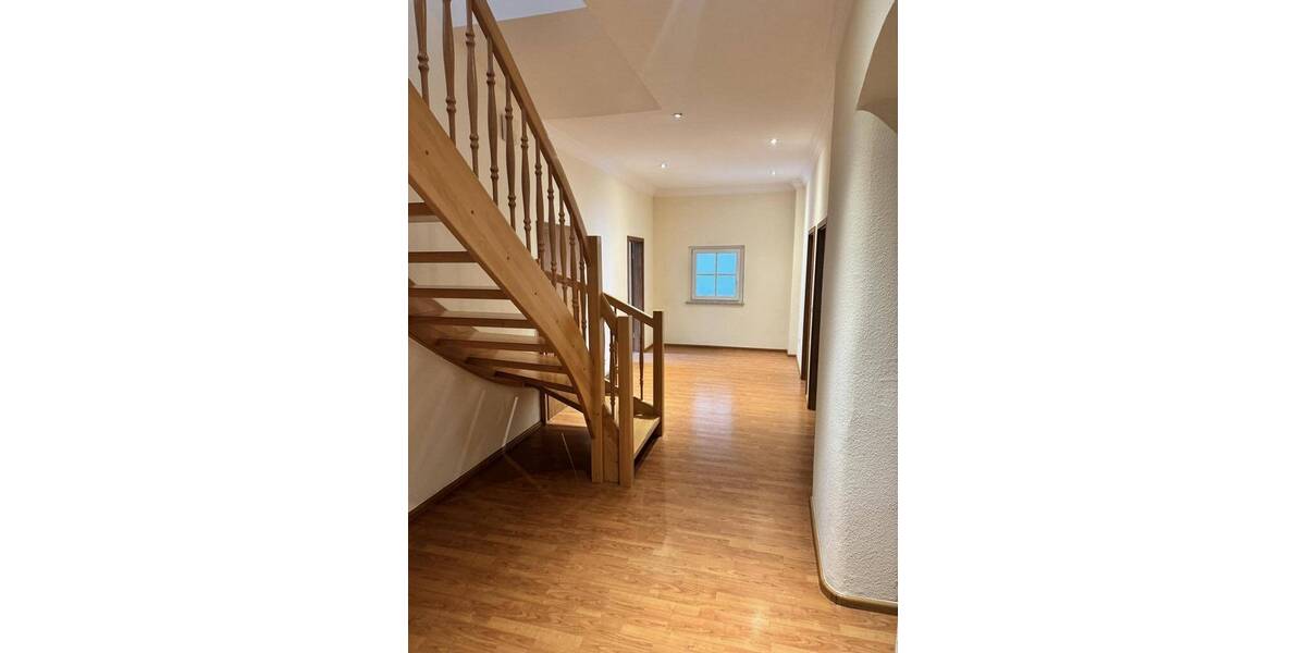 Gewerbeobjekt Oschatz - 9 Zimmer, 232 m&sup2;, 2.000&euro; | Angebot:25666800