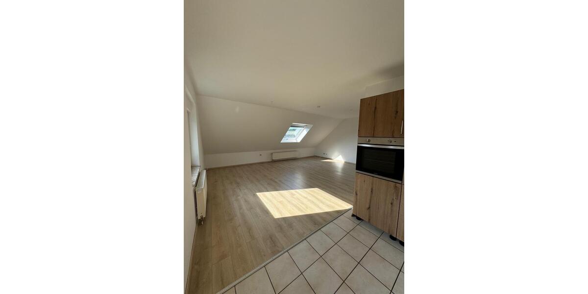 Dachgeschoßwohnung Göttingen Oststadt - 2.5 Zimmer, 73 m&sup2;, 650&euro; | Angebot:25960201