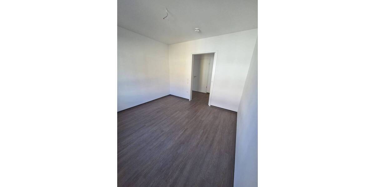 Familiengerechte 4-Zimmer-Wohnung in Merseburg mit Wannenbad, Abstellraum, Balkon und Aufzug 4 zimmer