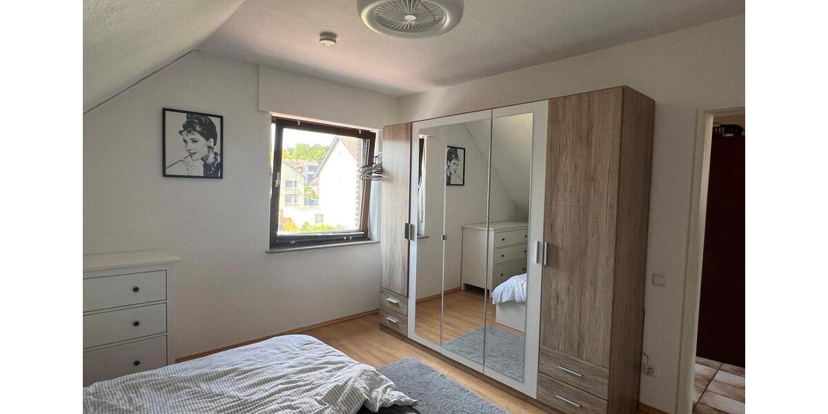 Dachgeschoßwohnung Bornheim - 2.5 Zimmer, 90 m&sup2;, 855&euro; | Angebot:26515567
